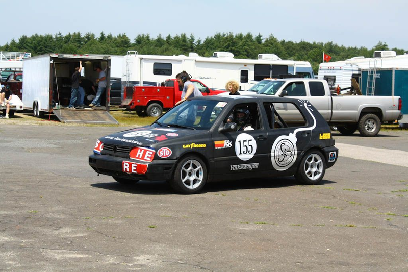 Illustration for article titled The 24 Hours Of LeMons New England 2009 Über Gallery, Part 1